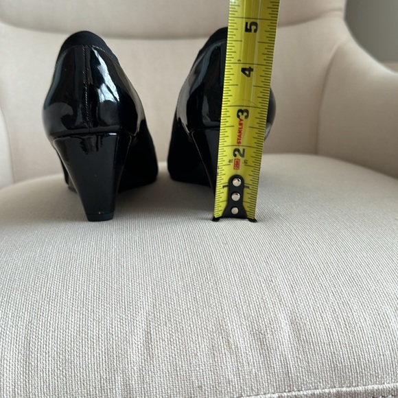 Ellen Tracy Black Open-Toe Wedges SIZE 8 - Picture 6 of 12